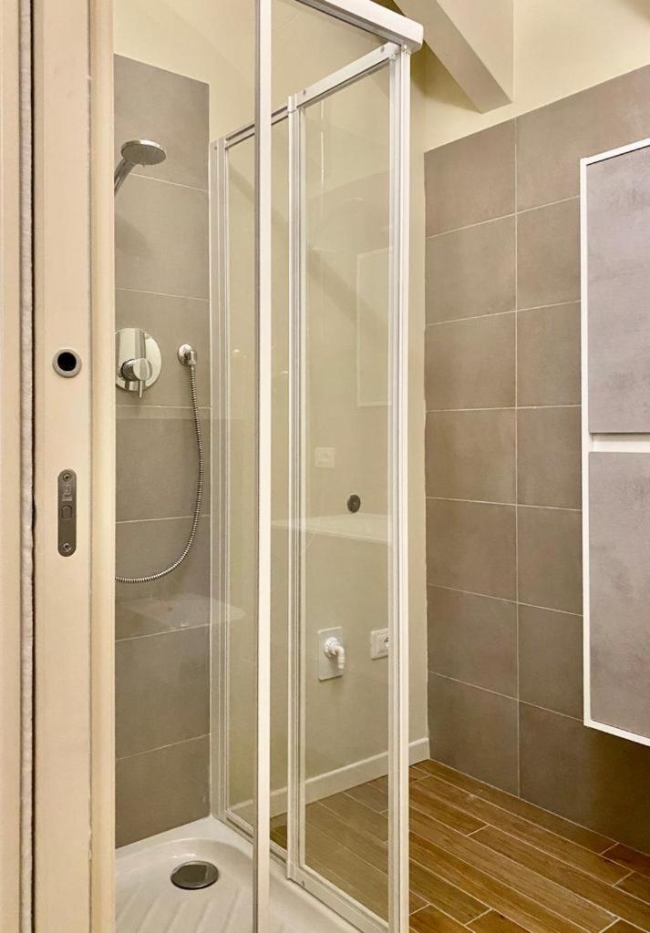 Suiten Apartments Bolonia Habitación foto